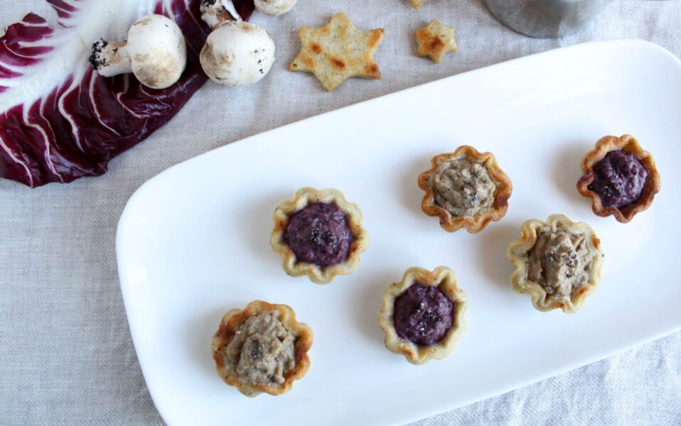 Tartine vegan crema di radicchio e di funghi